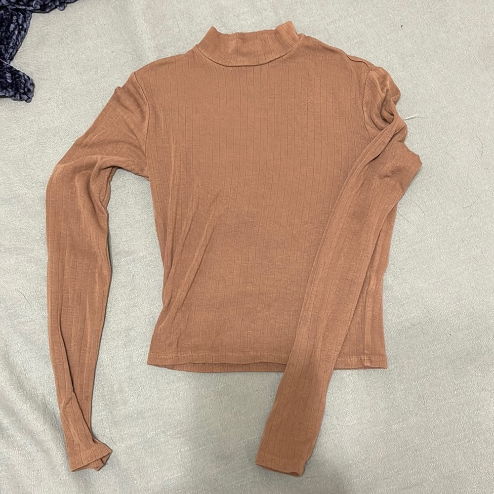 Mock neck crop top